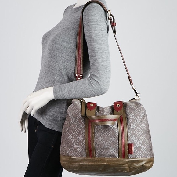 💎✨RUNWAY ✨💎 Louis Vuitton aviator bag LIMITED EDITION - Picture 2 of 12